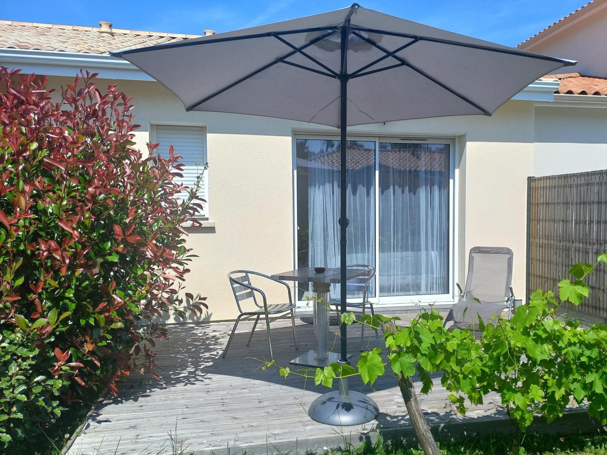 C La Belle Vie Otel Pessac Dış mekan fotoğraf